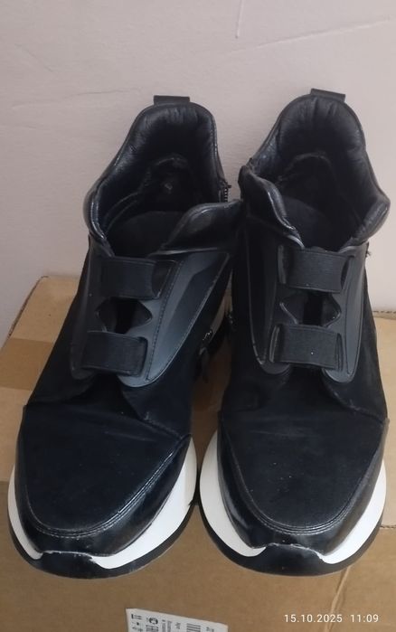 Кроссовки, размер 36