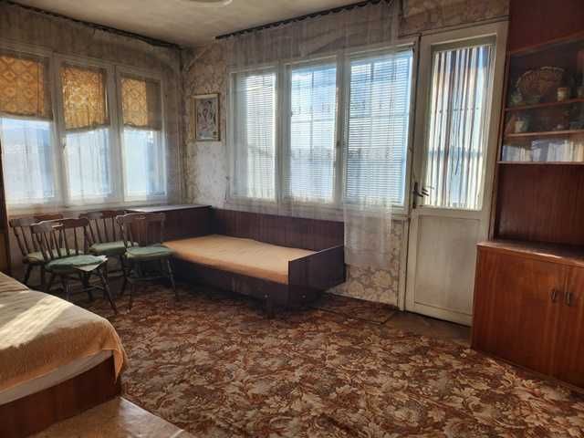 Продава се Четиристаен апартамент в Търговище, Център - 120 кв.м за 723 €/кв.м - Снимка #4