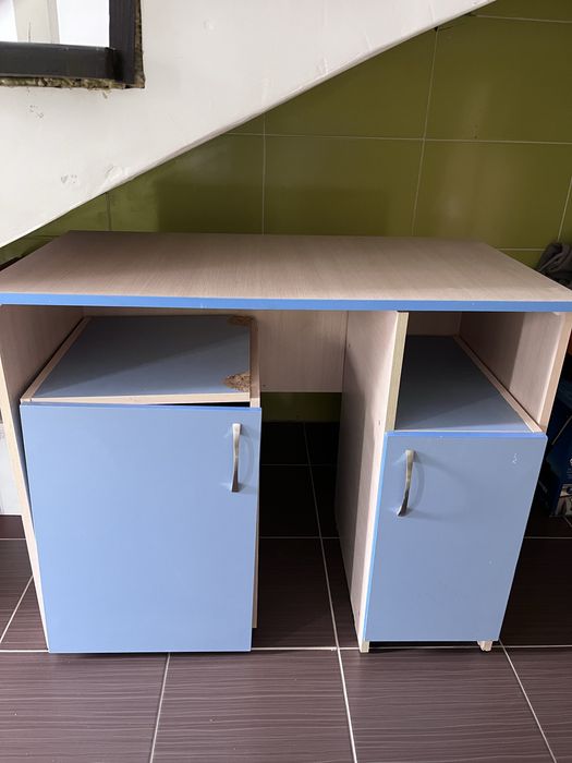 Деткий стол б/у комод бесплатно