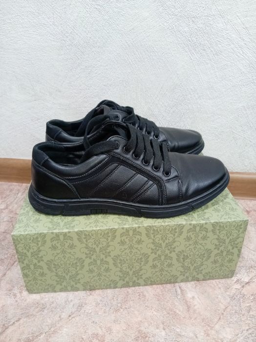 Продам туфли р-р 40