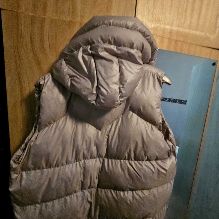 Дълъг бежов елек