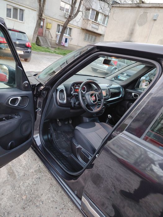 Vănd Fiat 500L an 2014
