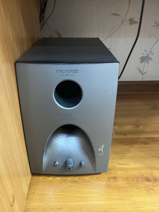 Компьютер с копмьютерным столом