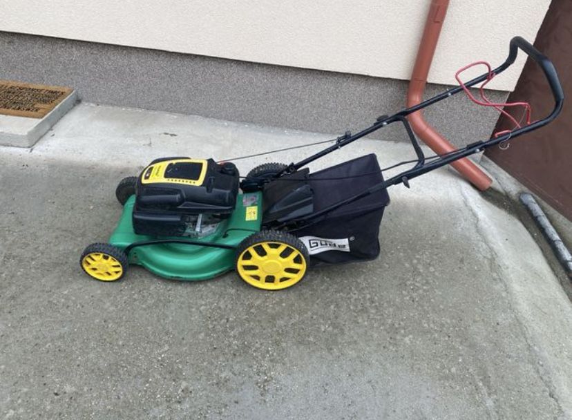 Masina tuns iarba Motor MTD Germania