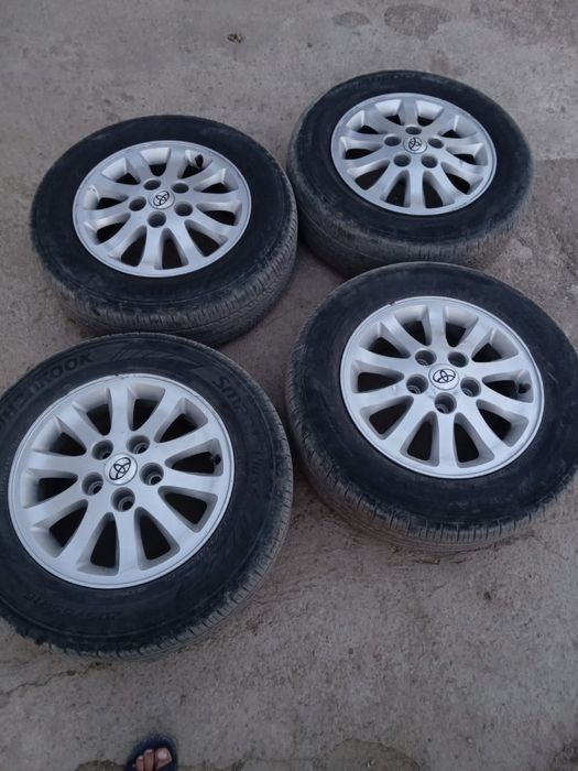 Срочно продаю титанка с резиной летний состоянии отлично