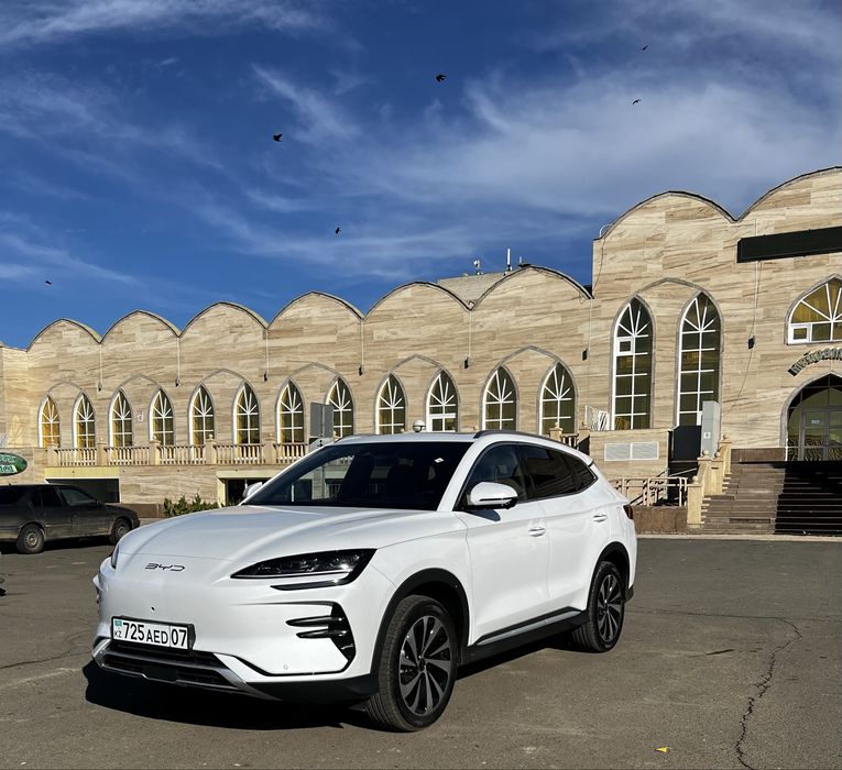 Прокат авто BYD SONG PLUS с водителем