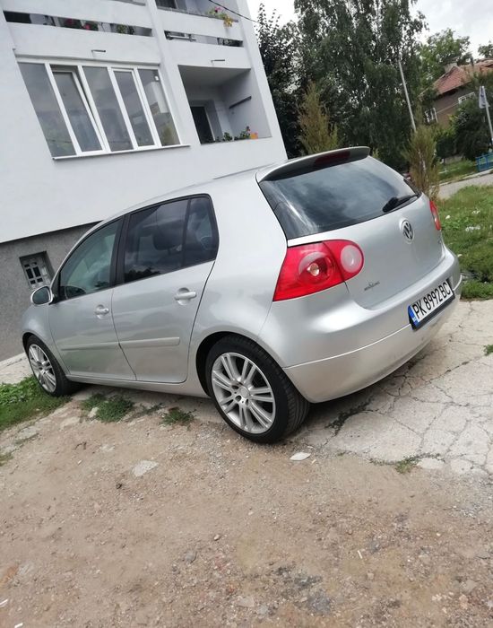 Продавам Volkswagen Golf 5 2.0 TDI