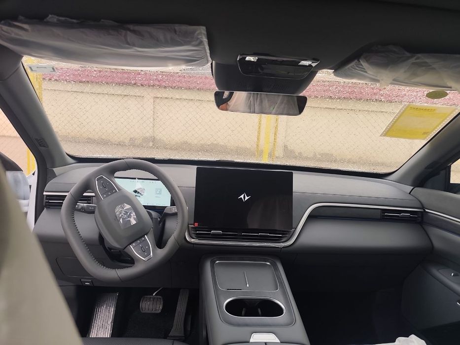 Dongfeng 008 restyling Ultra va Max pozitsyalari