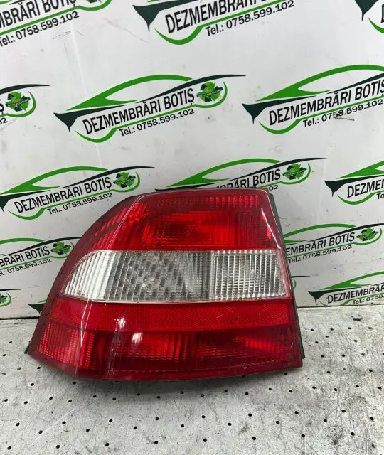 Lampa / Tripla stop stanga pe aripa 37370748 37370748 Opel Vectra 2001