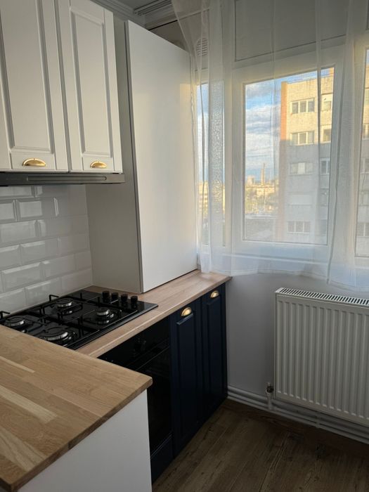 Închiriez apartament 3 camere – Podu Roș, Iași – 74 mp