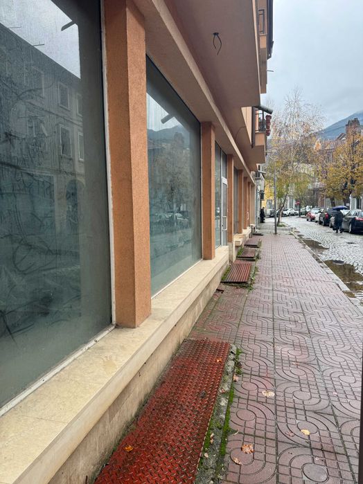Продава се Магазин в Гоце Делчев - 100 кв.м за 765 €/кв.м - Снимка #1