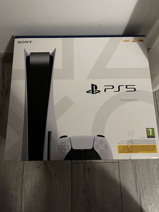 PlayStation 5  + mouse si tastatura + 4 jocuri