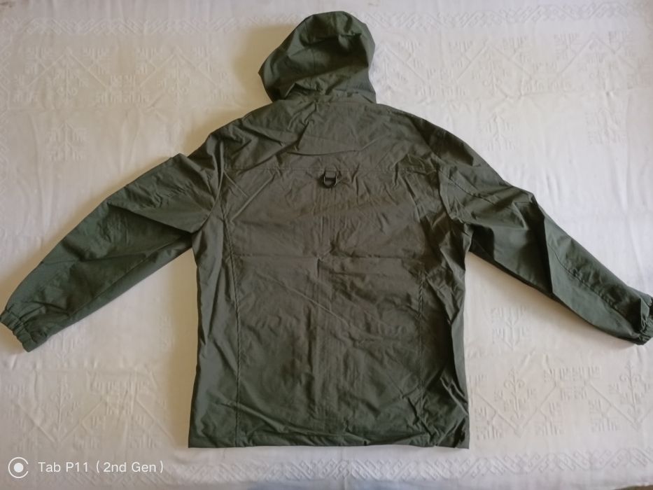 Продаются две куртки вместе.