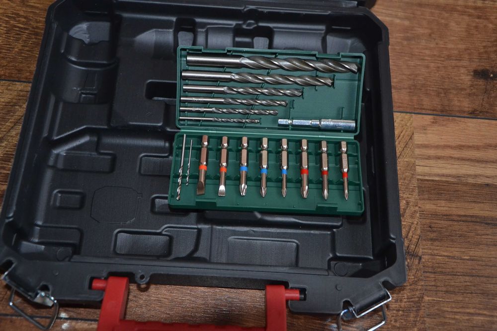 Нов куфар Parkside за винтоверт 12V + свредла и накрайници