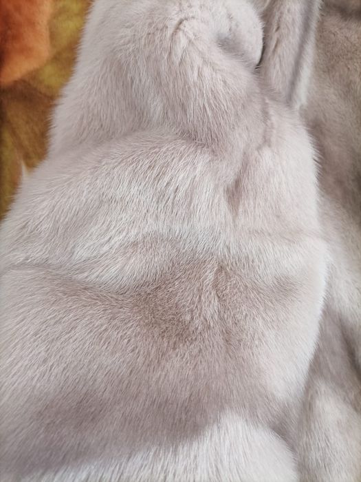 Продам норковую шубу