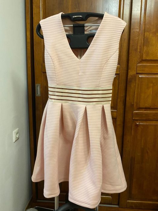 Продам платье нарядное, можно на выпускной