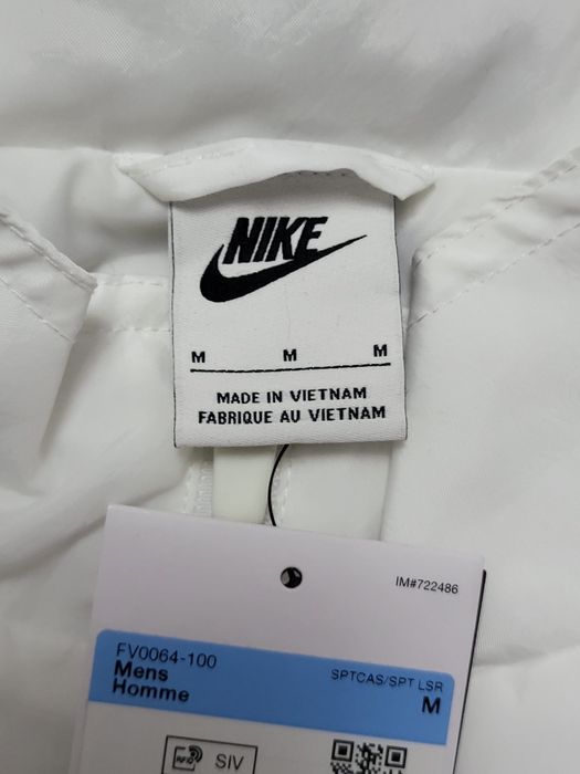 Vind geaca Nike TN noua