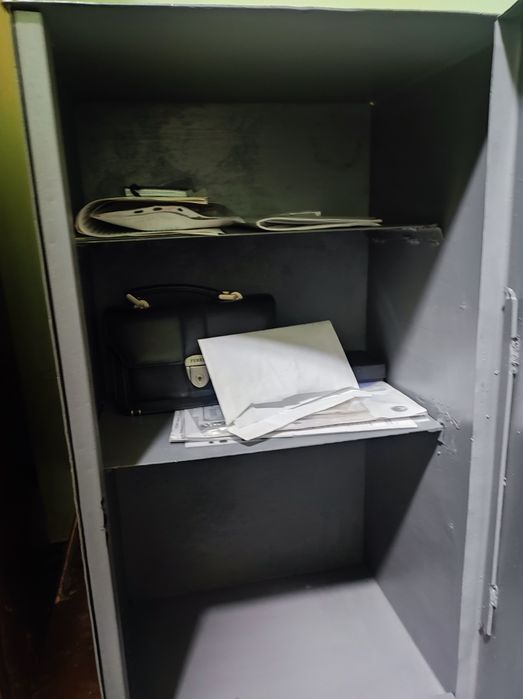 Seyf qalin 3 xonali zamogi yangi