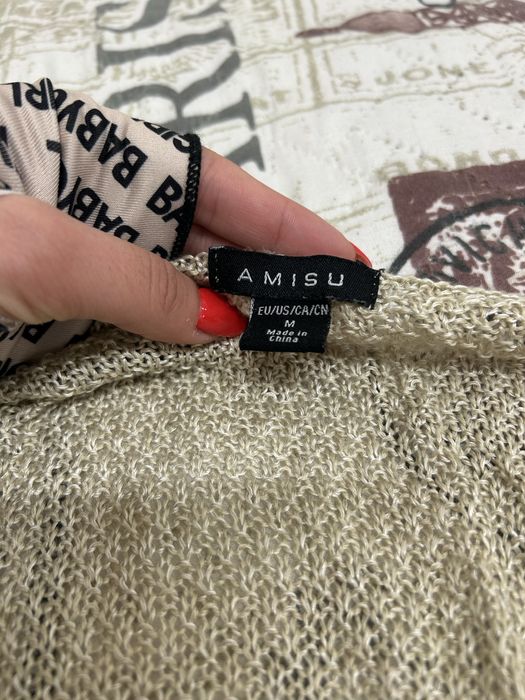 Пуловер и мрежеста блуза