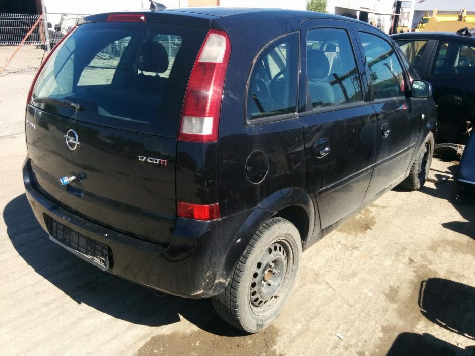 Opel Meriva на части