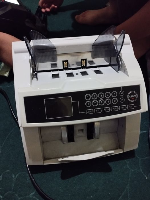 Pul sanaydigan aparat