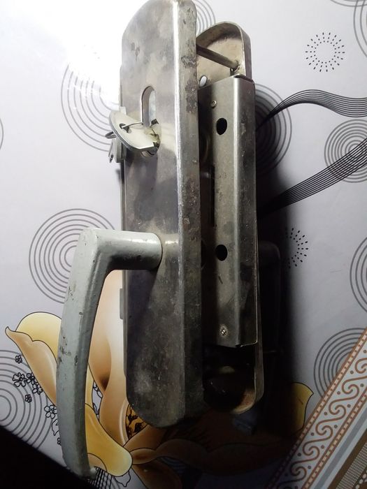 Замки гаражные и дверные