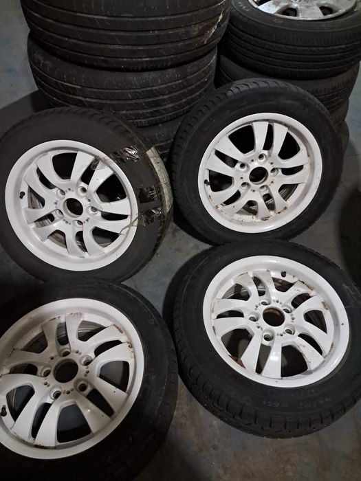 Vând jante BMW R16 și cauciucuri de iarnă în stare bună