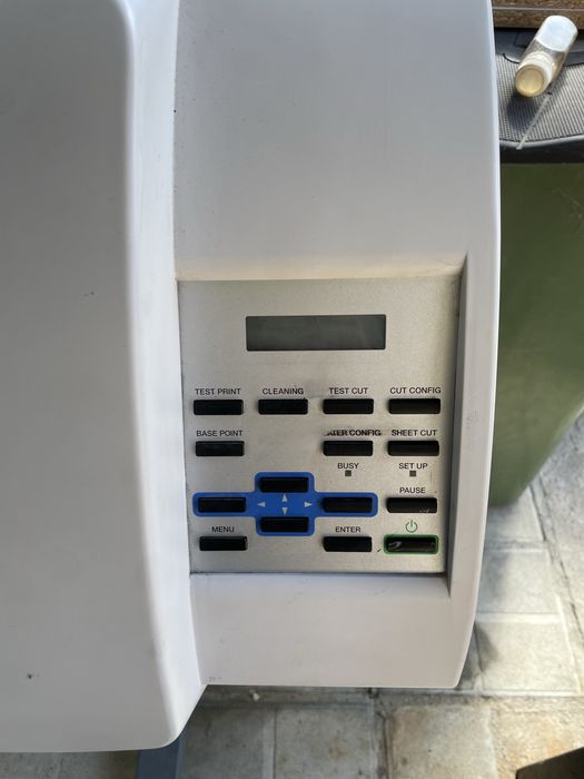 Roland SP-300V – широкоформатен принтер.