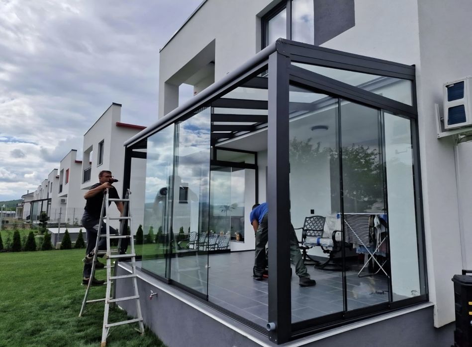 Terase aluminiu cu închideri din sticlă sau policarbonat