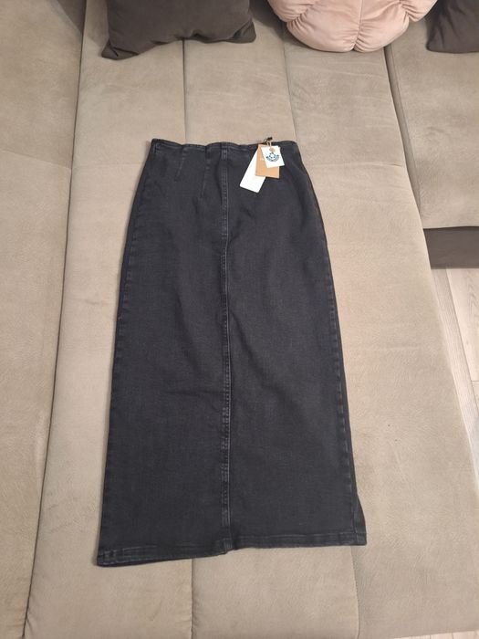 Fustă damă,noua cu etichetă,mărimea 36