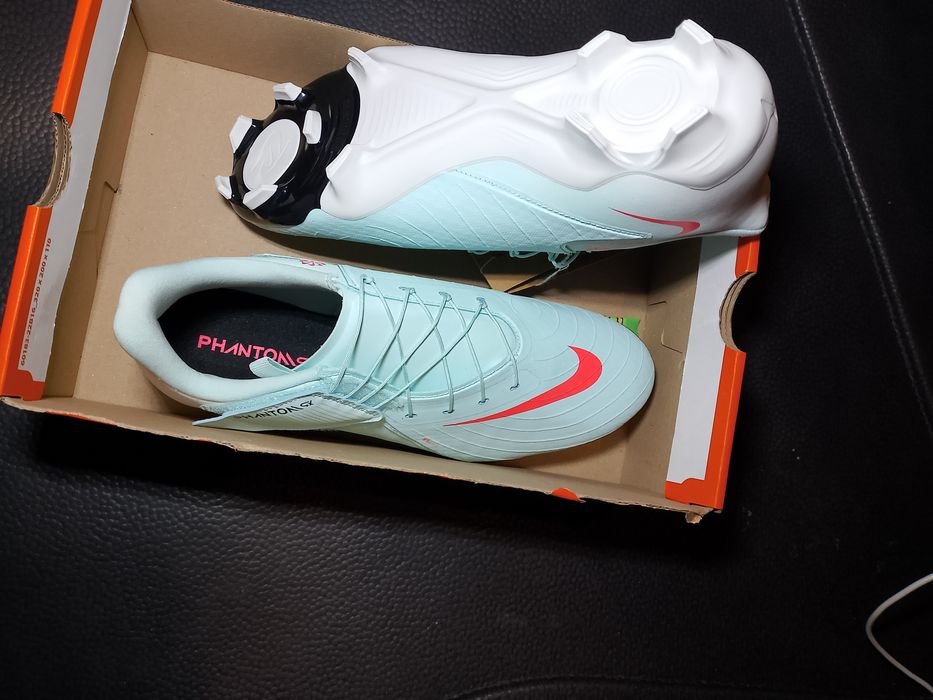 Футболни обувки  Nike Mercurial  Air Оригинални 100% номераот 36до 46.