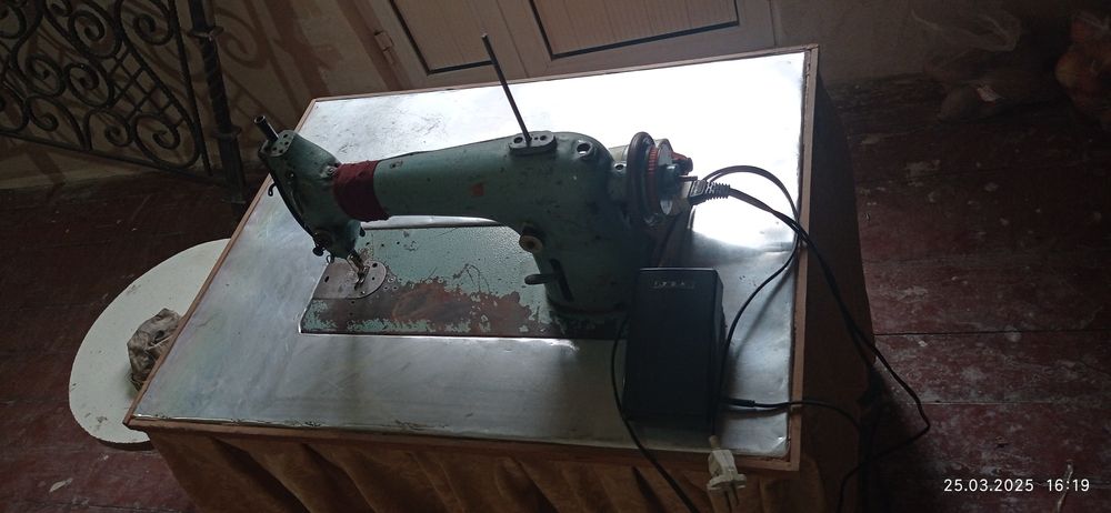 Савецкий shvenniy tikuv mashinasi sotiladi