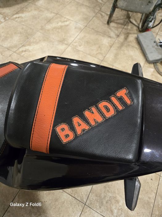 Vând motocicleta Suzuki GSF 600