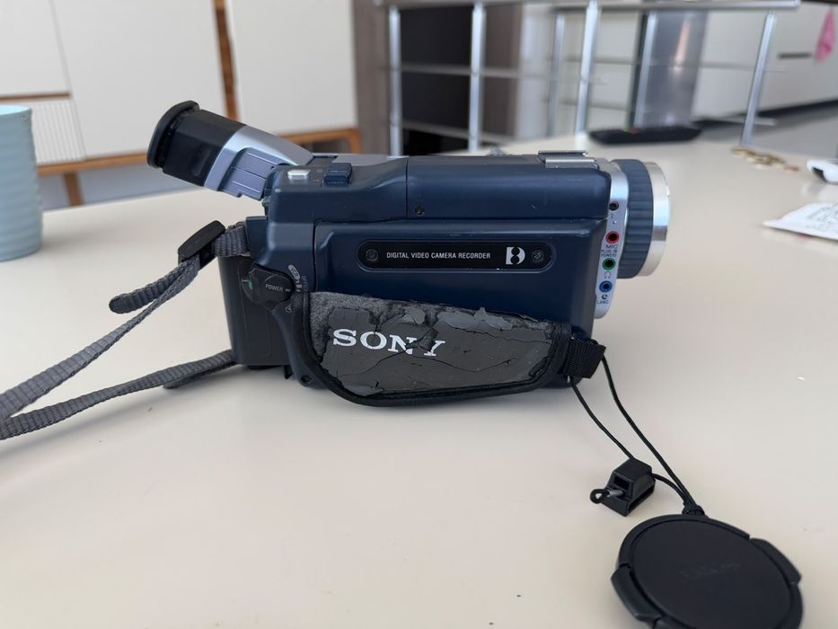 Sony dcr-trv240e pal handycam  700x zoom