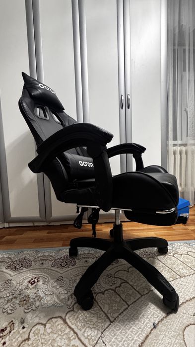 Продается игровое кресло