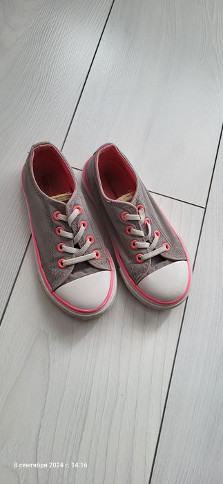 Продам детскую обувь