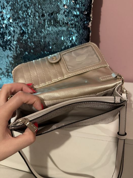 Дамска чанта Guess