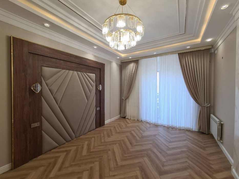 Дом Центр Луначарского 450 м2