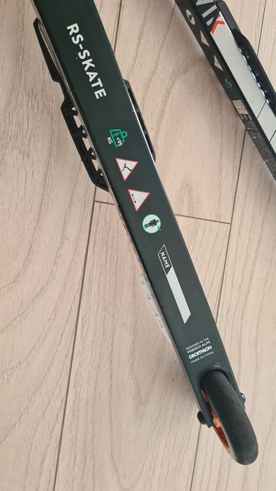 Schiuri fond cu role