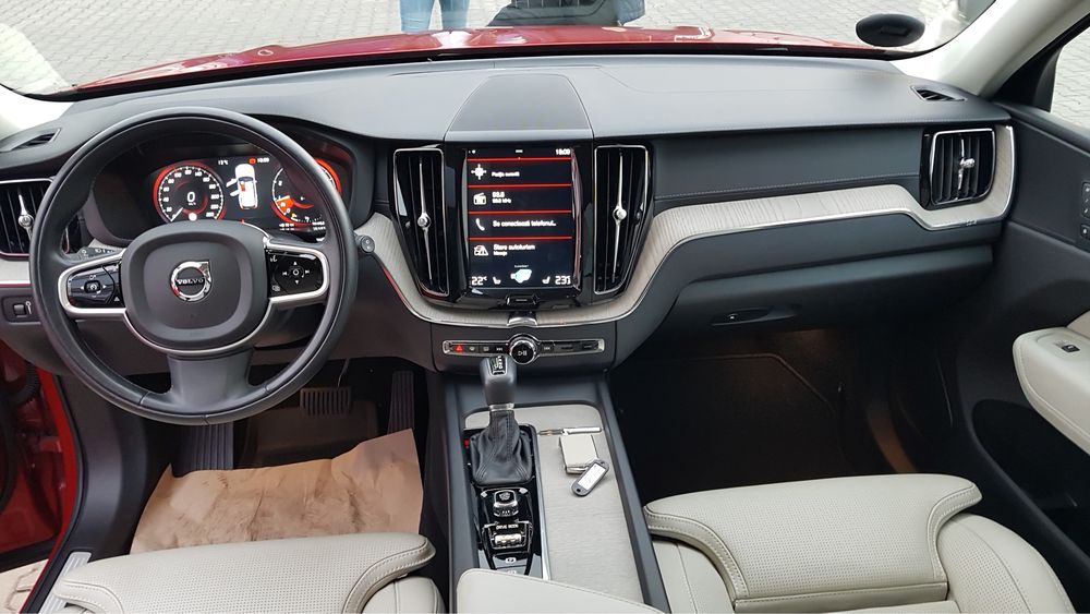 VOLVO XC60 2019 — imagine 4