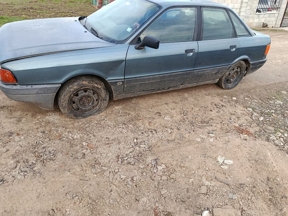 Продава се на Части Volkswagen Audi 80