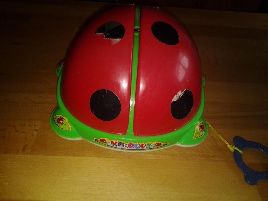 **Buburuza cu Snur 23 cm jucarie copii