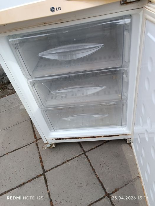 Продаю холодильник LG