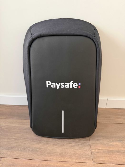 Нова Раница XD Design Bobby 15.6' черна