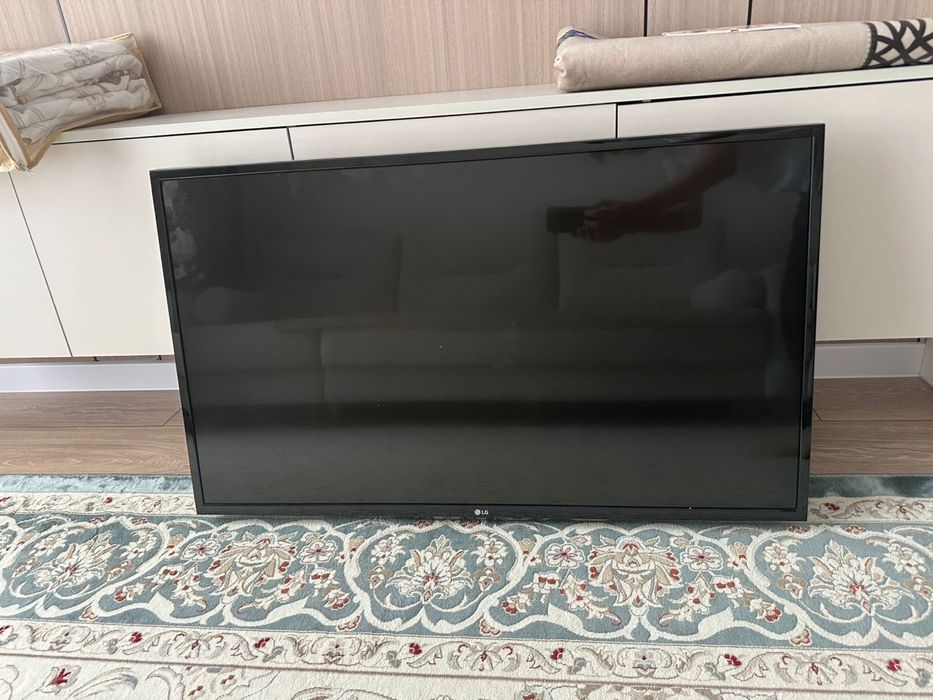 Продам телевизор LG
