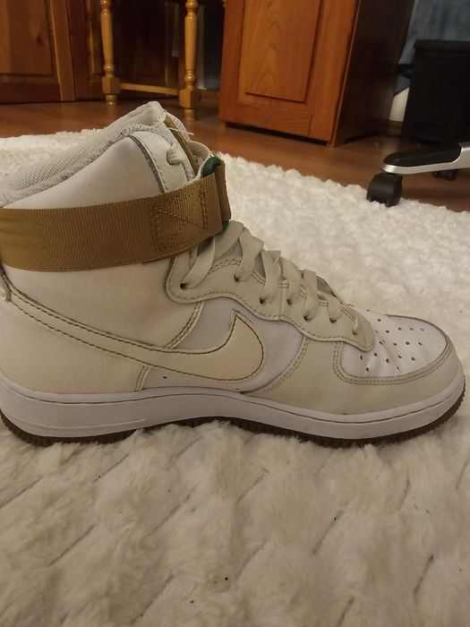 Air Force 1 HIGH '07 LV8 EMB