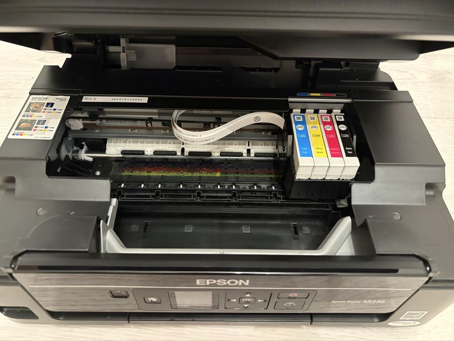 Принтер цветной Epson почти новый