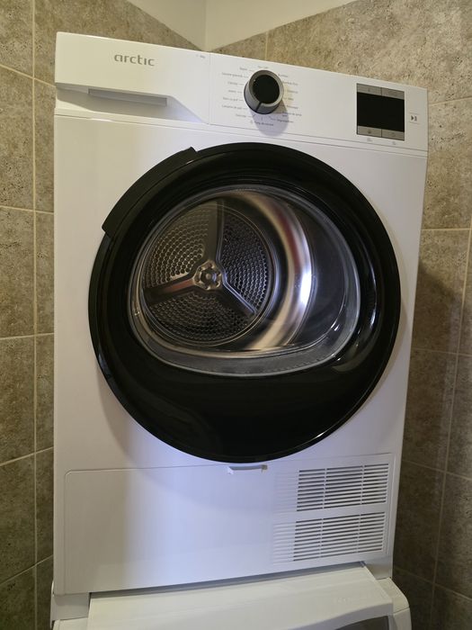 Oferta .Urgent Masina de uscar rufe Arctic