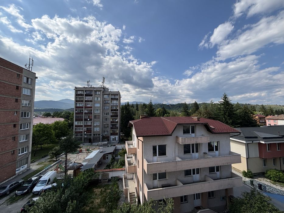 Продава се уютен апартамент в центъра на гр. Разлог с панорамна гледка към Пирин! - снимка 6