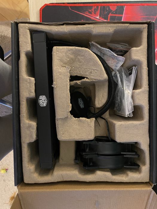 Cooler AIO apa MasterLiquid 240